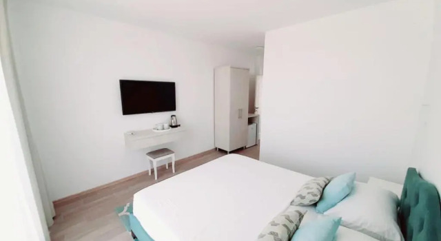 Deluxe Dvoulůžkový s manželskou postelí pokoj s balkonem a a výhledem na moře Adriano - Plaja Belona & Vedere Mare