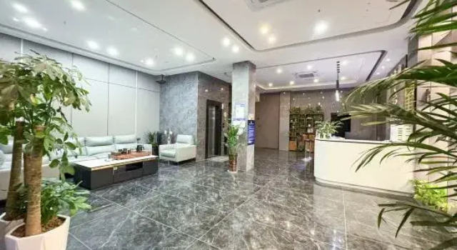 Yunju Business Hotel (Guilin High tech Wanda Qixing District Government Center Branch)