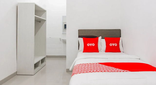 Номер Standard Hotel O Penginapan Kertajaya Syariah