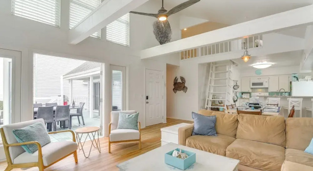 1 Block to Beach: Family Retreat in Galveston!