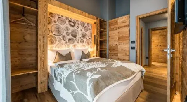 Lovely Luxury & Private Lodge Ravelli, Забронировать Отель Отели Медзана с бассейном, рядом с Biancaneve, Бассейн