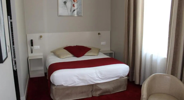 Номер Deluxe Logis Hotel des Ducs
