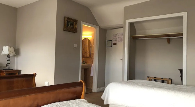 Семейный номер Comfort Harveys Guest House