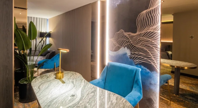 Двухместный люкс Executive с балконом The All-Suite Pentacity Hotel Balikpapan