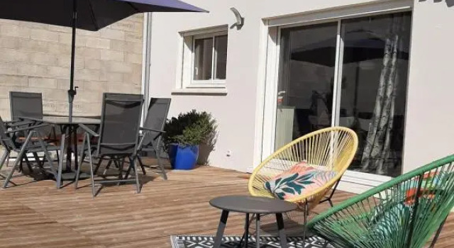 Коттедж Villa La Palmeraie avec piscine terrasse Poolhouse