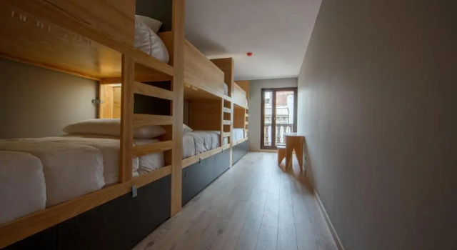 Кровать в общем номере (женский номер) Yeah Barcelona Hostel