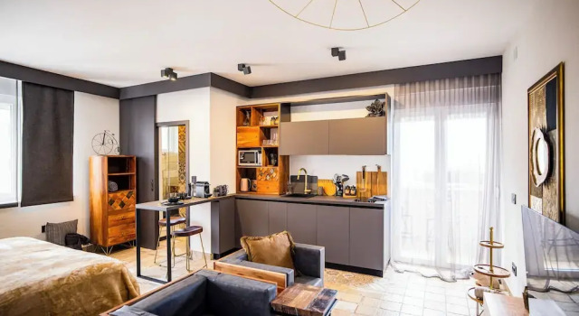 Студия Deluxe с балконом Ika Boutique Luxury Apartments