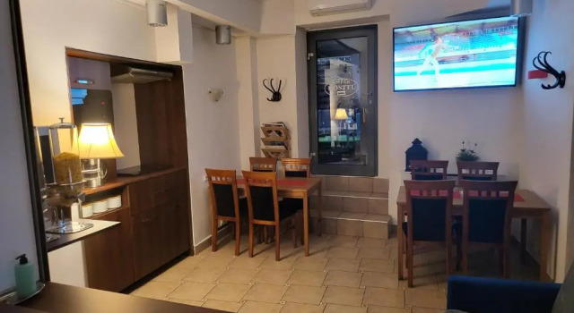 Amber Hostel, Забронировать Хостел Отели Кракова с завтраком, рядом с Церковь Святого Франциска Ассизи, Завтраки