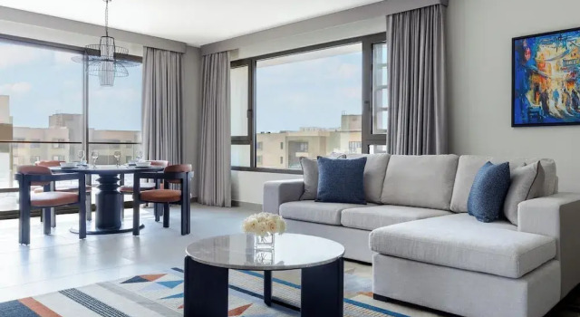 Номер Premier с 3 комнатами с балконом Fraser Suites Al Liwan