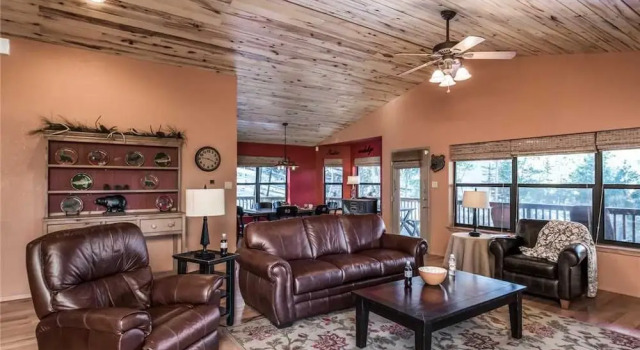 Bear Butte Lodge - Three Bedroom Cabin with Hot Tub, Varaa Hotelli Ruidoso New Mexico