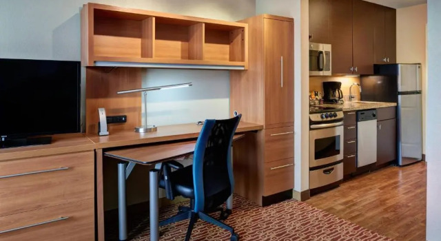 Люкс c 1 комнатой с видом на город TownePlace Suites by Marriott Detroit Troy
