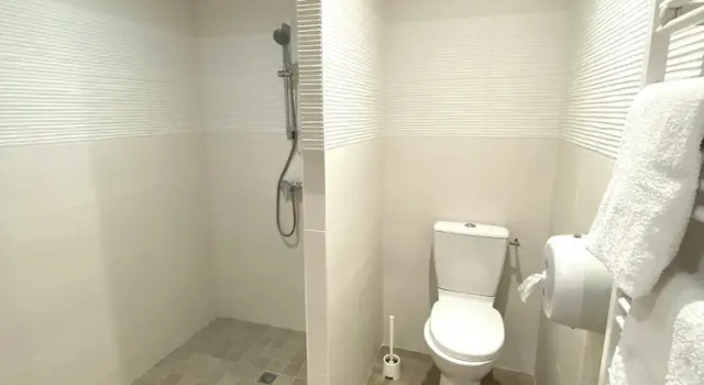 Номер Comfort Logis Hôtel LOliveraie