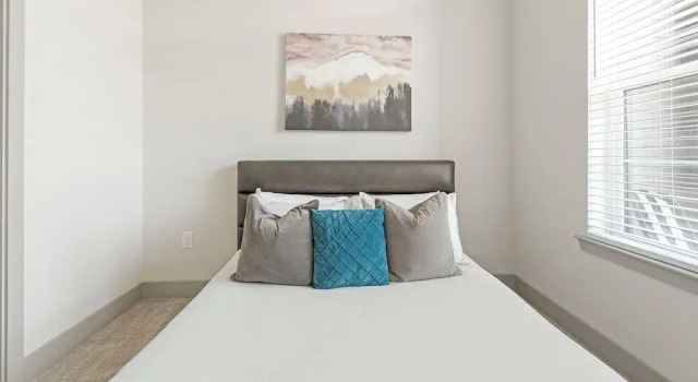 Landing Beautiful 1BD Pool Gym, Забронировать Апартаменты/квартира Юг Нашвилл Нэшвилл, рядом с Медицинский колледж Мегарри
