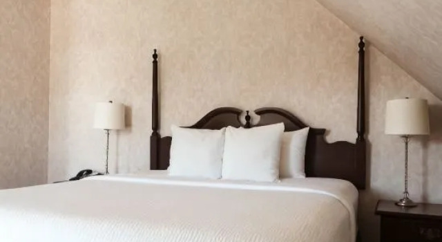 Полулюкс Quality Inn & Suites Downtown