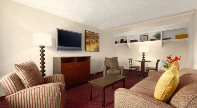 Двухместный люкс Days Inn Las Vegas at Wild Wild West Gambling Hall