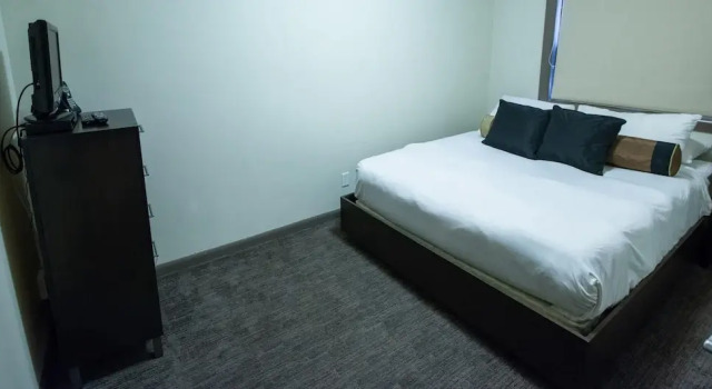 Pool Level 2 Bed, 1 Bath - Unit 371