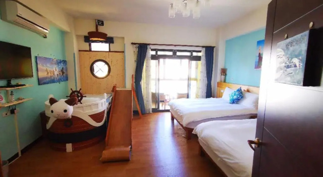 Четырёхместный номер Standard с балконом Happy Hualien Bed and Breakfast