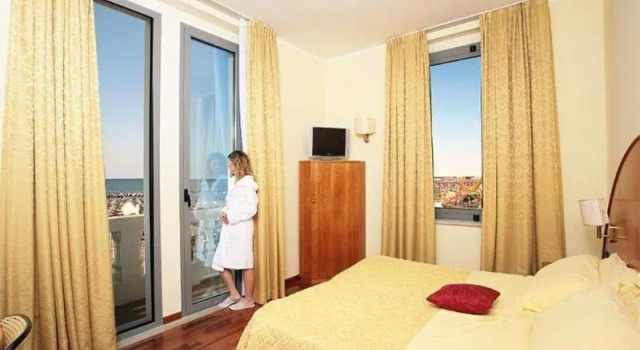 Двухместный номер Standard с балконом и с видом на море Kursaal Hotel