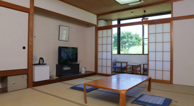 Kyukamura Azumayama-Lodge, Rezerwuj Hotel Hotele w Chugoku z parkingiem, Parking