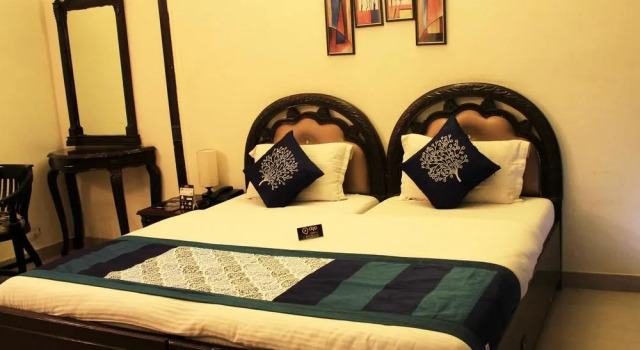 OYO Rooms Akashneem Marg II, Забронировать Отель Гургаон Gurgaon Region, рядом с Sikanderpur Rapid Metro