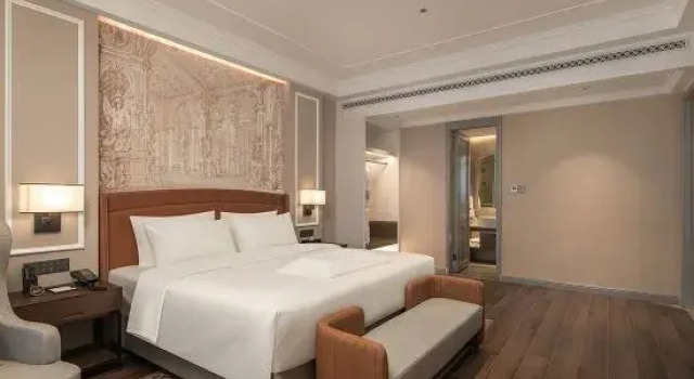 Люкс Vienna International Hotel (Chongqing Rongchang North High-speed Railway Station)