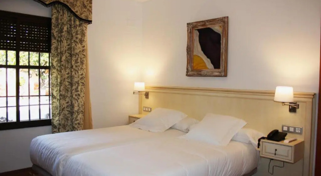 Четырёхместный номер Standard Hotel Riad Arruzafa