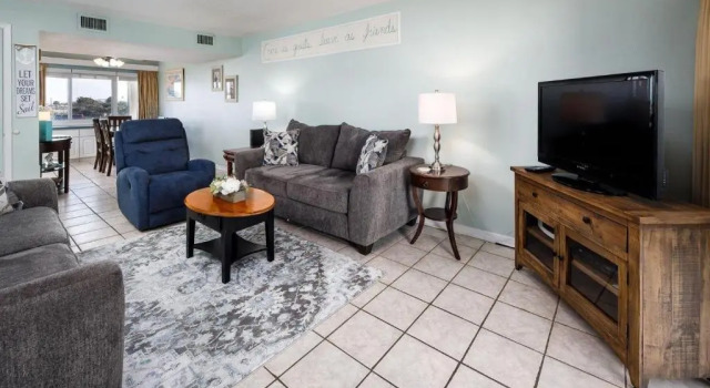 Апартаменты Seaspray Condos 104D