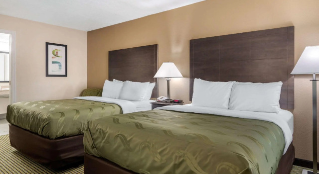 Четырёхместный номер Standard Quality Inn McDonough Atlanta South