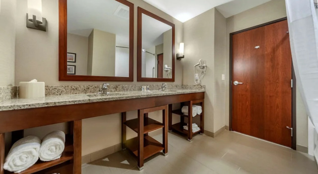 Двухместный номер Standard Comfort Suites Grand Island South