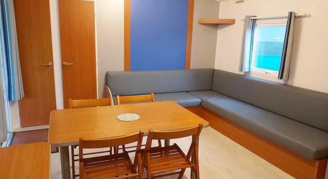 Bungalow With 2 Bedrooms in Meschers-sur-gironde, With Pool Access, Furnished Terrace and Wifi, Rezerwuj Hotel Hotele w Charente-Maritime z basenem, Basen