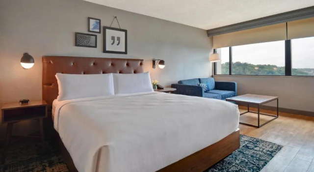Двухместный номер Deluxe Guest Four Points by Sheraton Boston Newton