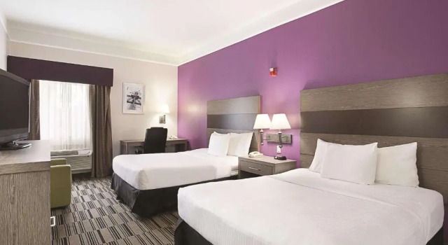 Четырёхместный номер Deluxe Kemah Edgewater Hotel, SureStay Collection by Best Western