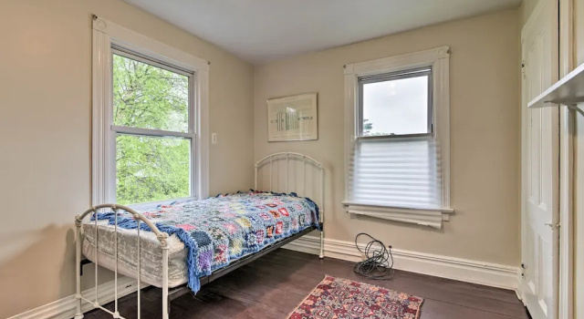 Millburn House w/ Deck - Walk to NYC Transit!, Prenota Casa vacanze Millburn Stati Uniti