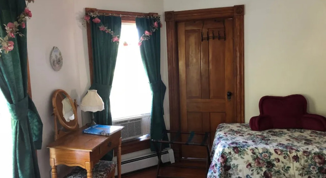 Premium Zimmer Antique Rose Inn Windham