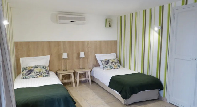 Villa Thebaïde, Đặt Biệt thự Biệt thự ở Gard, Biệt thự