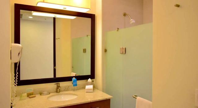 Четырёхместный номер Standard Hampton Inn by Hilton Ciudad del Carmen