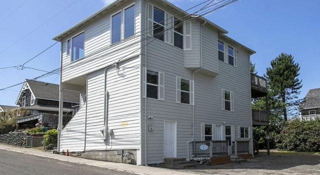 Oceanview Manor 6 Bedroom Home
