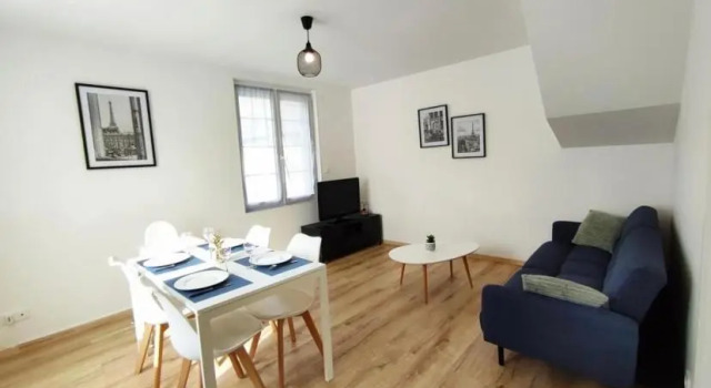 Agréable maison de ville avec parking gratuit, Book Hotel Eu 