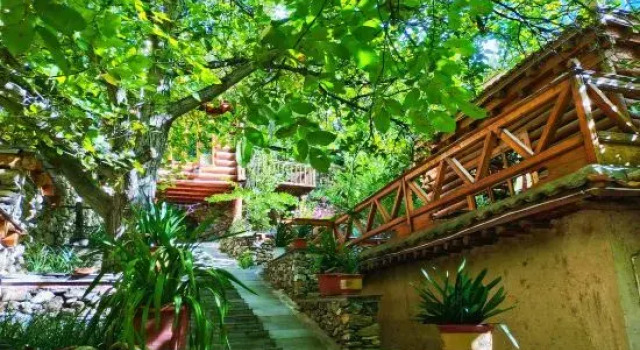 Degalin Inn, Book Hotel Batang Sichuan