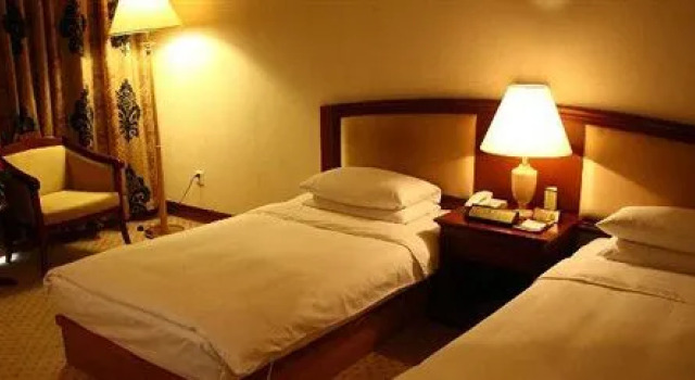 Lintong Grand Hotel - Lingcang, Buchen Sie Hotel Lincang Yunnan