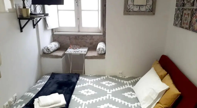 Apartment With one Bedroom in Lisboa, With Wifi, Забронировать Апартаменты/квартира Отели Лиссабона с парковкой, рядом с Музей Teatro Romano, Парковка