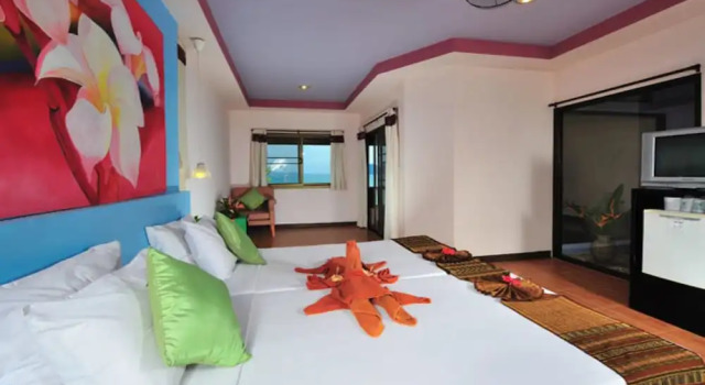Номер Superior с балконом и с видом на море Koh Ngai Cliff Beach Resort