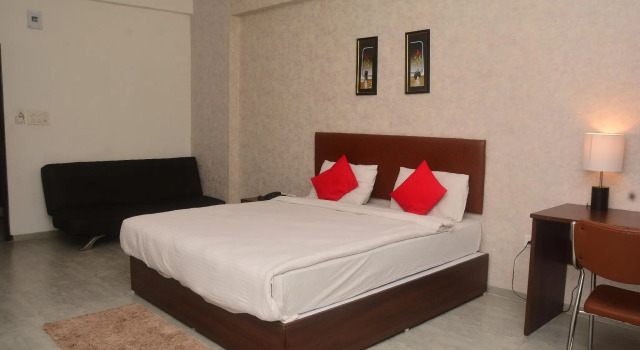 Sai Sharnam Service Apartments, Book Lejlighed Hoteller i Shirdi med pool, Swimmingpool