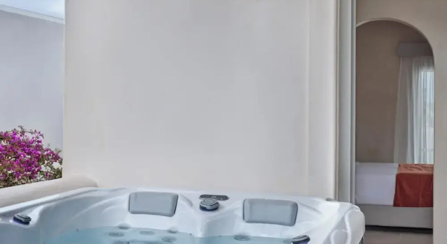 Люкс Superior с балконом Salt Suites Paros