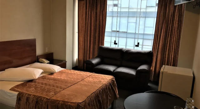 Hotel Bond