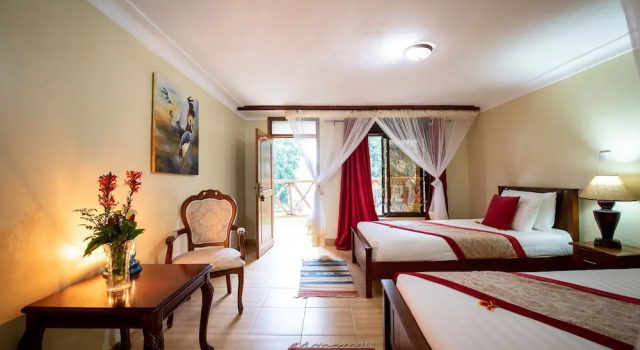 Двухместный номер Standard c 1 комнатой с видом на бассейн Crater Safari Lodge