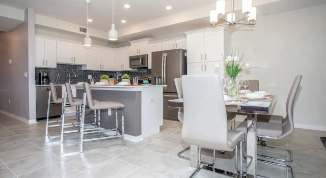 Коттедж Gorgeous Two Bedroom Apt Close to Disney 306 4721 Storey Lake Resort