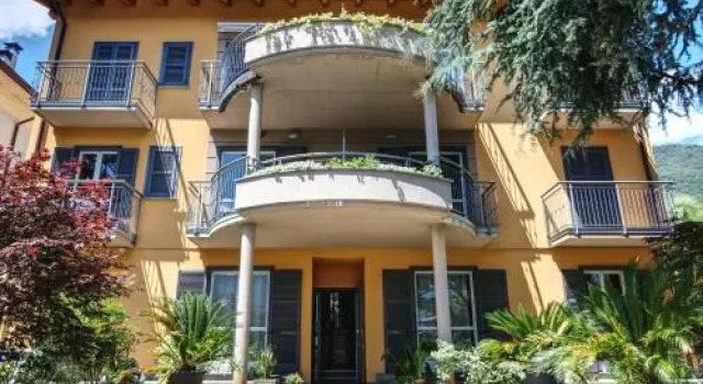 Holiway Home Cedro 104, Book Hotel Hotels in Como with a Pool, Swimming Pool
