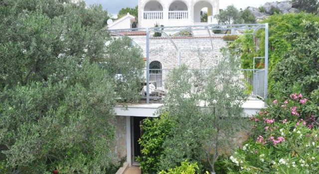 Hugh luxury house with 3 big terrace and sea view, Забронировать Отель Округ-Доньи Ciovo Island
