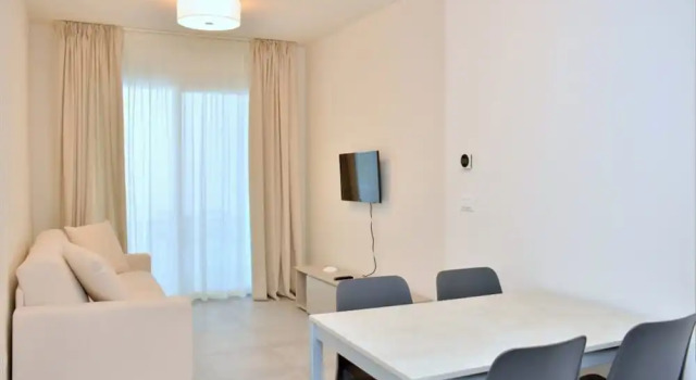 Elegant Seaview Flat With Private Terrace, Prenota Appartamento Hotel a Veneto con parcheggio, Parcheggio
